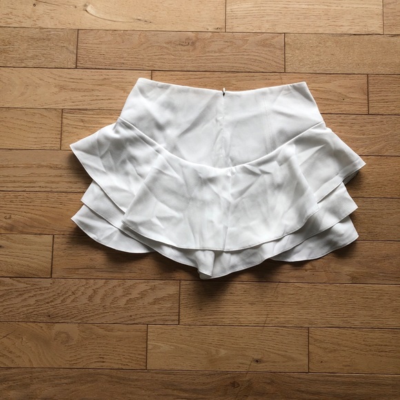 Flowy short - Picture 2 of 2